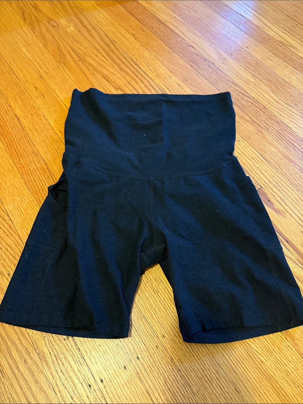 Beyond Yoga Maternity Bike Shorts with Pockets - Size Large Black